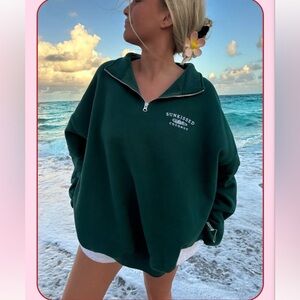 WINTER GREEN SUNKISSEDCOCONUT EMBROIDER QUARTER ZIP SWEATSHIRT